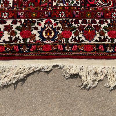 Investment Quality Pictorial Oriental Rug Handwoven 7x10 vintage