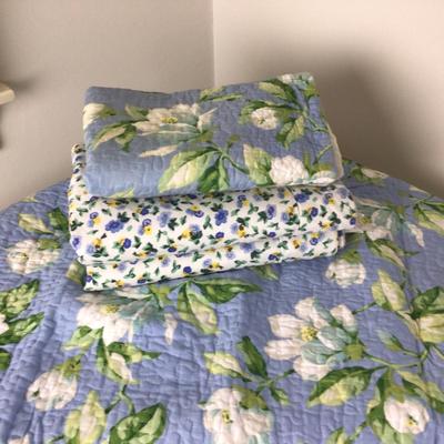 Lot. 8445. 4 Laura Ashley King Pillow Shams