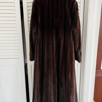 8476 Mahogany Full Length Female Mink Coat Size 8