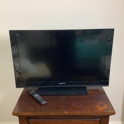 Lot 8408  Sony 32â€  Bravia Flatscreen Television with Remote