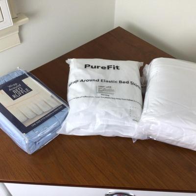 Lot.8486. Assortment of King Bedding