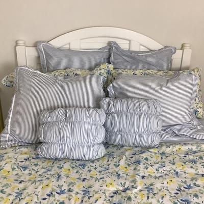 Lot 8415  Laura Ashley King Size Reversible Comforter, Bedskirt, Six Large Shams/ Pillows, Two Smaller Throw Pillows