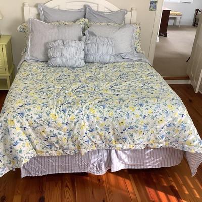 Lot 8415  Laura Ashley King Size Reversible Comforter, Bedskirt, Six Large Shams/ Pillows, Two Smaller Throw Pillows