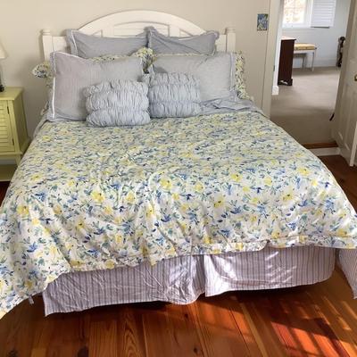 Lot 8415  Laura Ashley King Size Reversible Comforter, Bedskirt, Six Large Shams/ Pillows, Two Smaller Throw Pillows