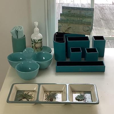 Lot 8419. Teal  Desk / Counter Organizers ( 13 pcs )