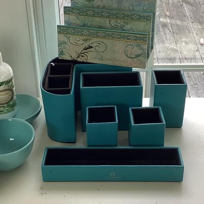 Lot 8419. Teal  Desk / Counter Organizers ( 13 pcs )
