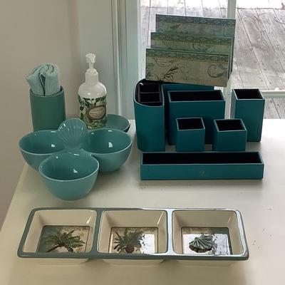 Lot 8419. Teal  Desk / Counter Organizers ( 13 pcs )