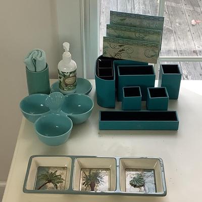 Lot 8419. Teal  Desk / Counter Organizers ( 13 pcs )