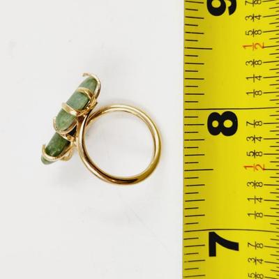 VINTAGE SARAH COVENTRY FAUX JADE GOLD TONED RING