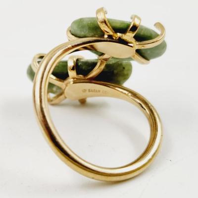 VINTAGE SARAH COVENTRY FAUX JADE GOLD TONED RING