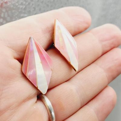 VINTAGE PINK & MOTHER OF PEARL EARRINGS