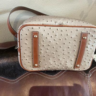 NEW Dooney and Bourke drawstring bucket bag in ostrich pattern