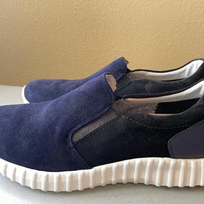Johnston and Murphy Kimmie Sneakers wtih BOX