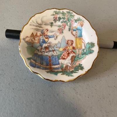 Lafayette China Plate 22 k gold rim