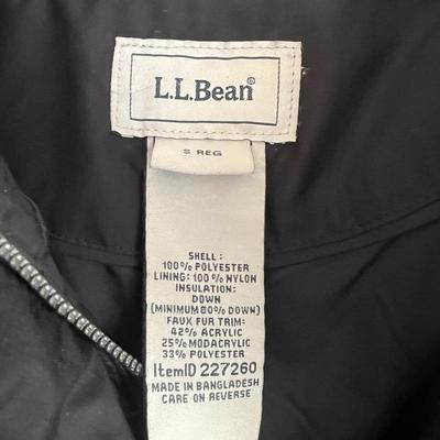 8508 Ladies L L Bean Quilted Coat with Faux Fur Hood