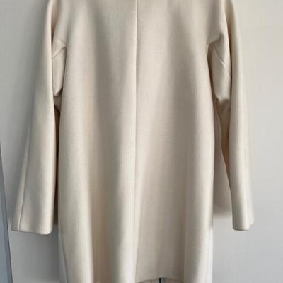 8501 Ladies White Wool Vince Camuto