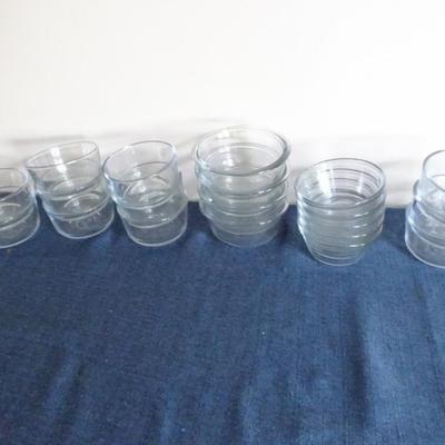 LOT 71.  GLASS SMALL BOWLS