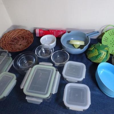 LOT 77.  STORAGE CONTAINERS AND KITCHEN ITEMS