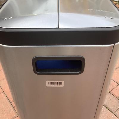 8455 Simplehuman Brush Stainless Steel Butterfly Step Trash Bin