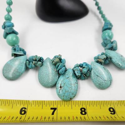 BEAUTIFUL HOWLITE & TURQUOISE CHUNKY DESIGNER NECKLACE