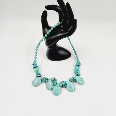 BEAUTIFUL HOWLITE & TURQUOISE CHUNKY DESIGNER NECKLACE