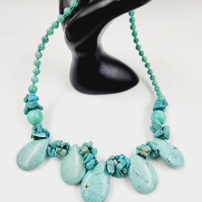 BEAUTIFUL HOWLITE & TURQUOISE CHUNKY DESIGNER NECKLACE