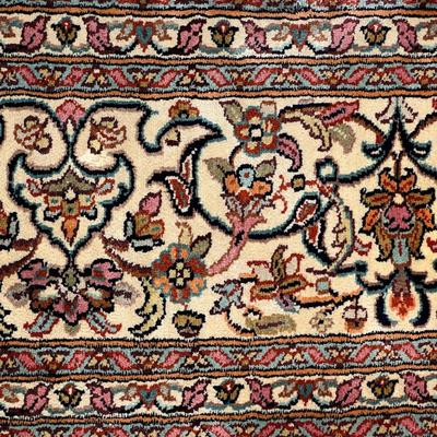 VERY FINE Silk Vintage Handwoven Oriental area rug 4x6