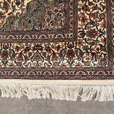 VERY FINE Silk Vintage Handwoven Oriental area rug 4x6