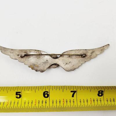 VINTAGE CAMEO WITH METAL ANGEL WINGS BROOCH