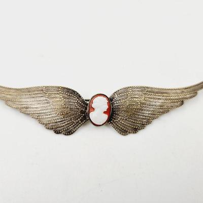 VINTAGE CAMEO WITH METAL ANGEL WINGS BROOCH