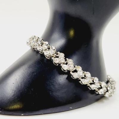 CUTE FAUX DIAMOND BRACELET