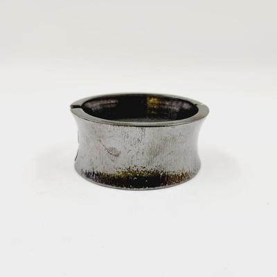 SHINY METAL HINDGED BLACK BRACELET