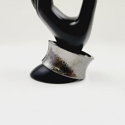 SHINY METAL HINDGED BLACK BRACELET