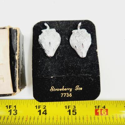 VINTAGE SARAH COVENTRY STRAWBERRY CLIP ON EARRINGS