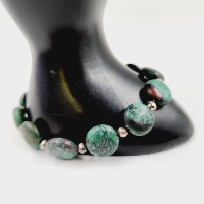 HAND CRAFTED HOWLITE BEADED BRACELET