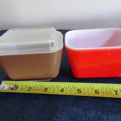 LOT 80. PYREX CONTAINERS