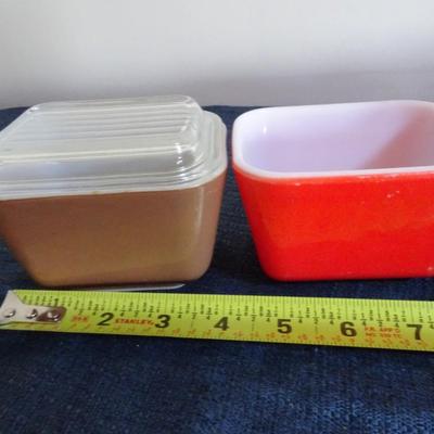 LOT 80. PYREX CONTAINERS