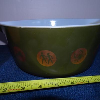 LOT 80. PYREX CONTAINERS