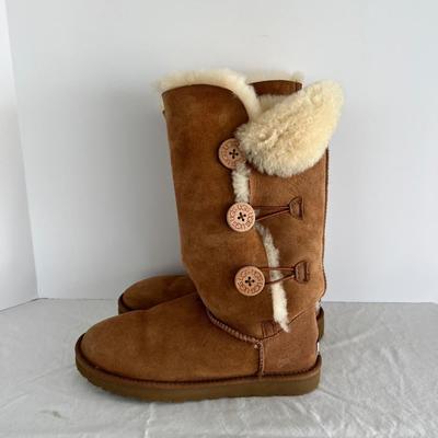 8498 UGGS Surde Brown Boots with Button Sides