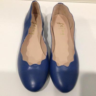 Lot. 8514. FS/NY Scolloped Leather Ballet Flats, 2 pairs, 8.5