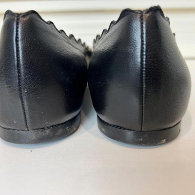 8515. Chloe Scalloped Leather Ballet Flats 8.5