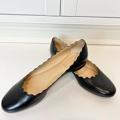 8515. Chloe Scalloped Leather Ballet Flats 8.5