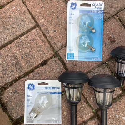 8475 Lot of Like New Solar Garden Lights