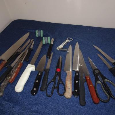 LOT 88 KNIVES