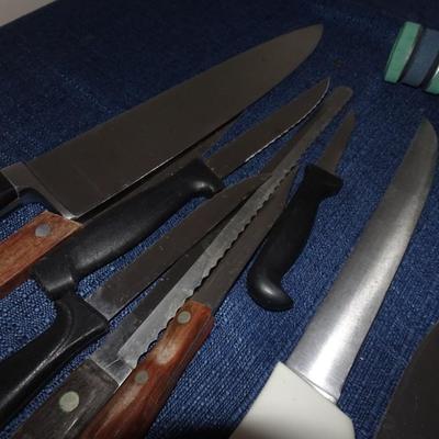 LOT 88 KNIVES