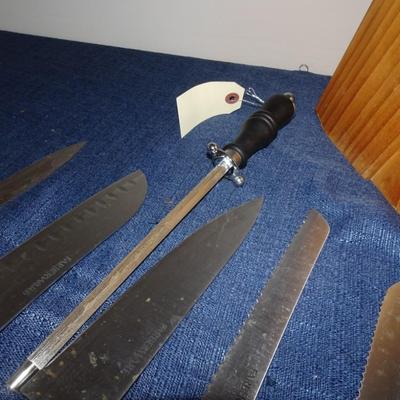 LOT 70. FABERWARE KNIFE BLOCK