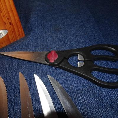 LOT 70. FABERWARE KNIFE BLOCK