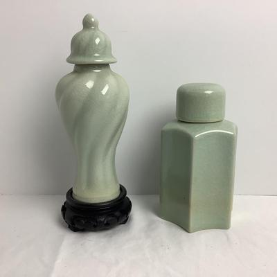 Lot 8427  Pair of Ceramic Bisque Elegant Ginger Jars/Urns