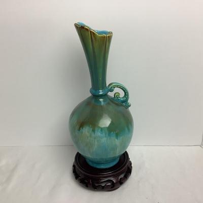 Lot 8429  Unique Decorative Vase & FRANZ Blue Bird Sculpture Design Vase