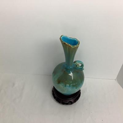 Lot 8429  Unique Decorative Vase & FRANZ Blue Bird Sculpture Design Vase